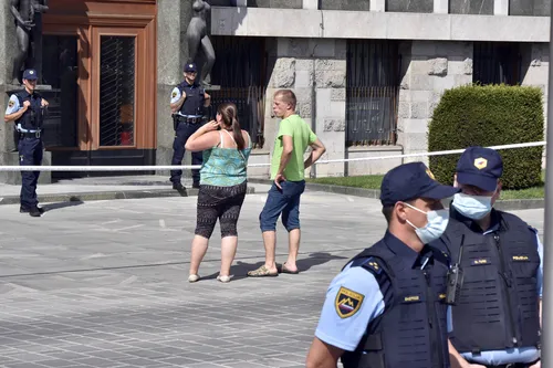 Kampiranje pred parlamentom