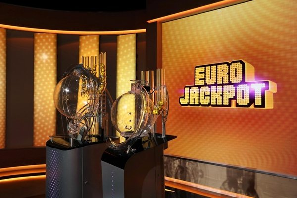 Srečnež iz Slovenije na Eurojackpotu zadel kar 37 milijonov evrov